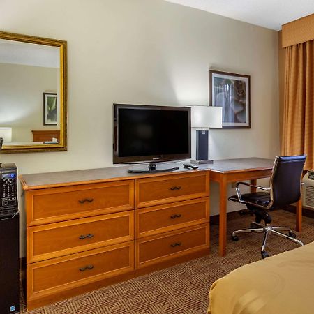 Quality Inn & Suites Raleigh Durham Airport Morrisville Exterior foto