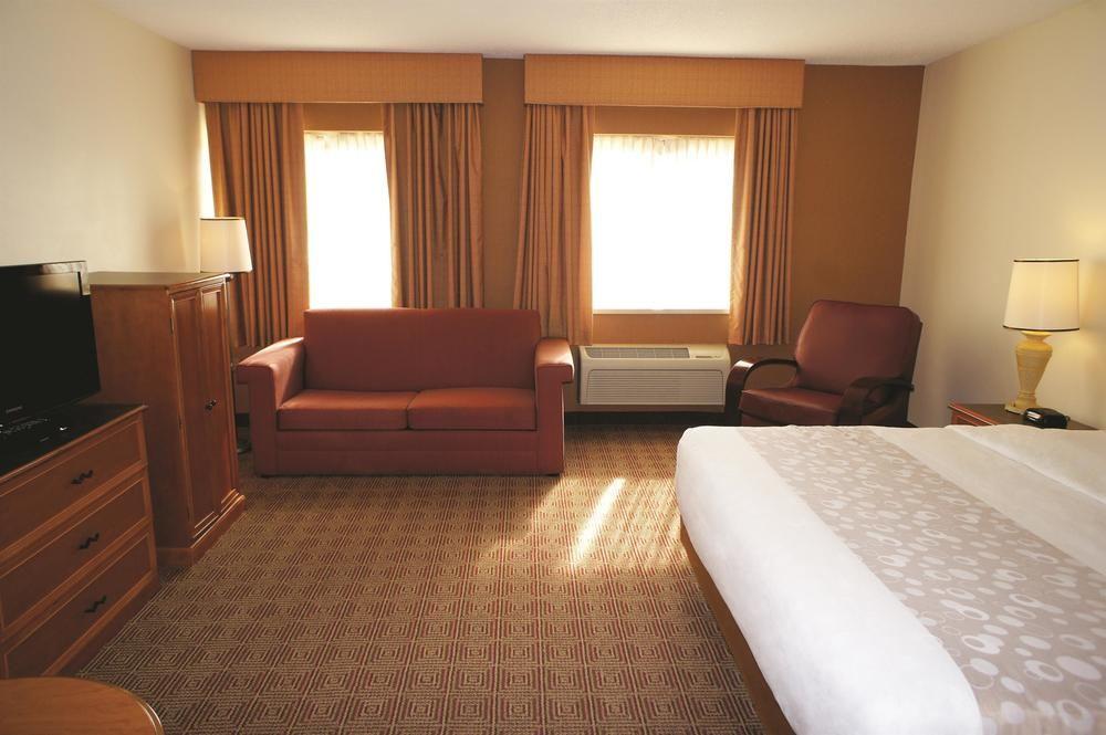 Quality Inn & Suites Raleigh Durham Airport Morrisville Exterior foto