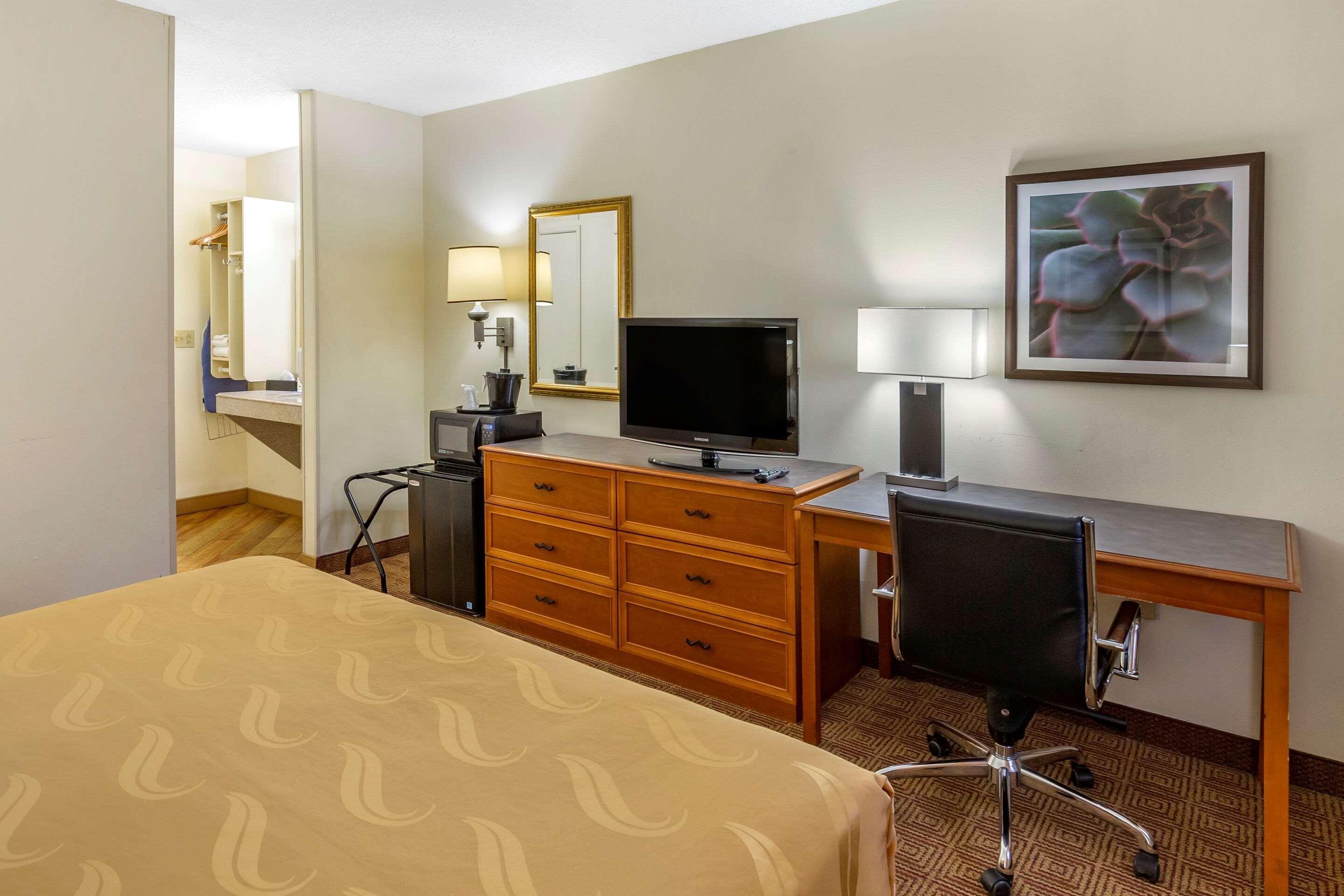 Quality Inn & Suites Raleigh Durham Airport Morrisville Exterior foto