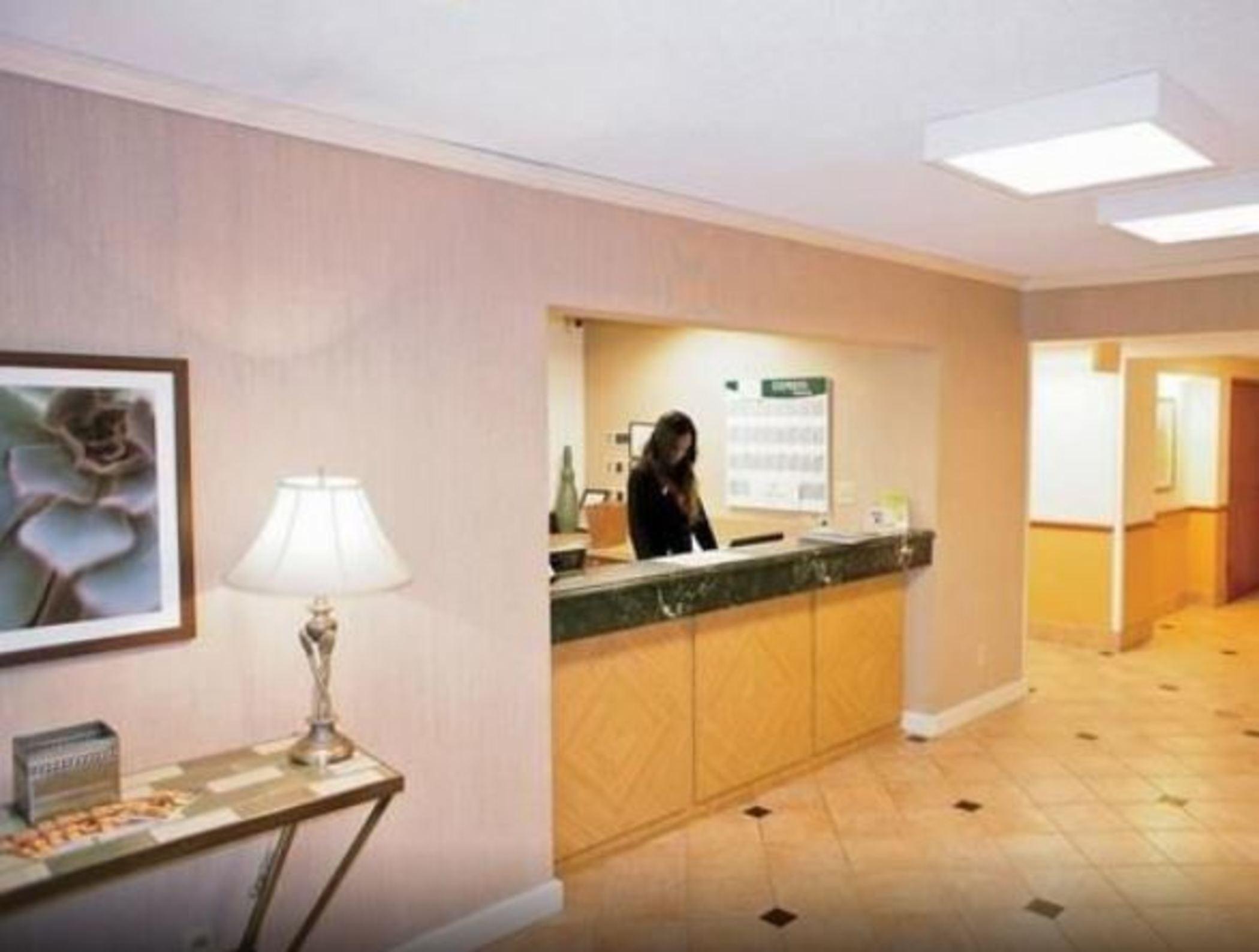 Quality Inn & Suites Raleigh Durham Airport Morrisville Exterior foto