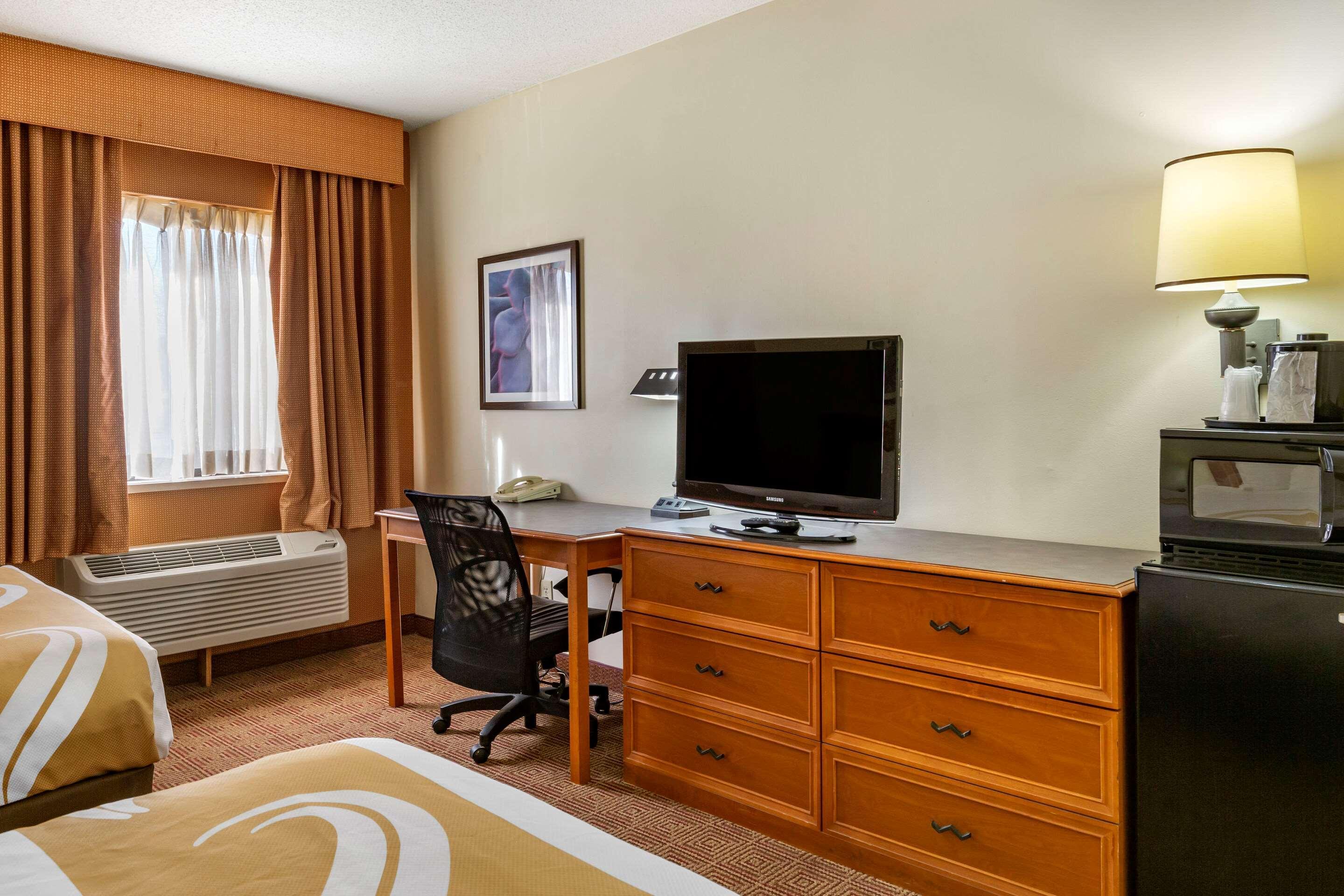 Quality Inn & Suites Raleigh Durham Airport Morrisville Exterior foto
