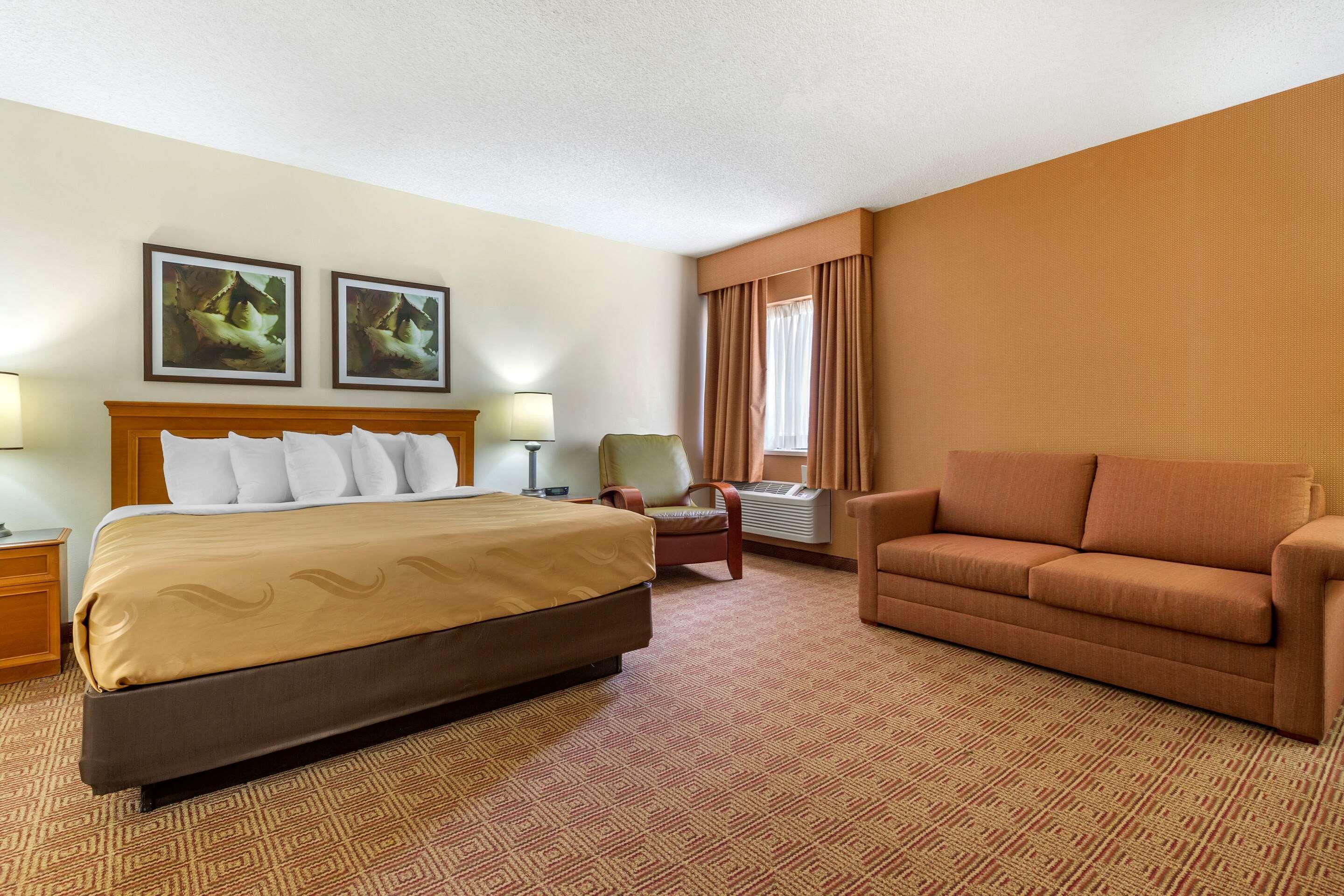 Quality Inn & Suites Raleigh Durham Airport Morrisville Exterior foto