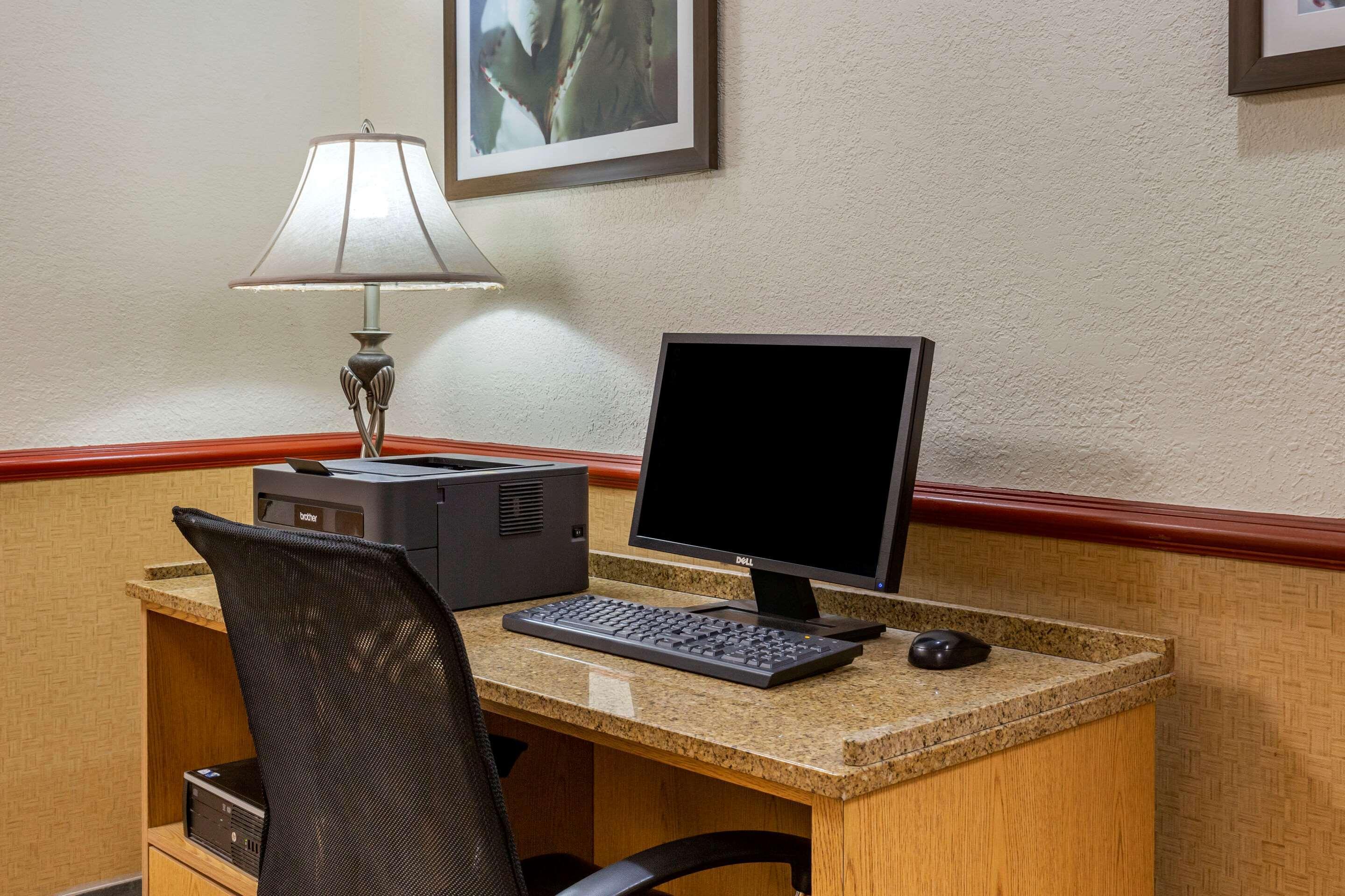 Quality Inn & Suites Raleigh Durham Airport Morrisville Exterior foto